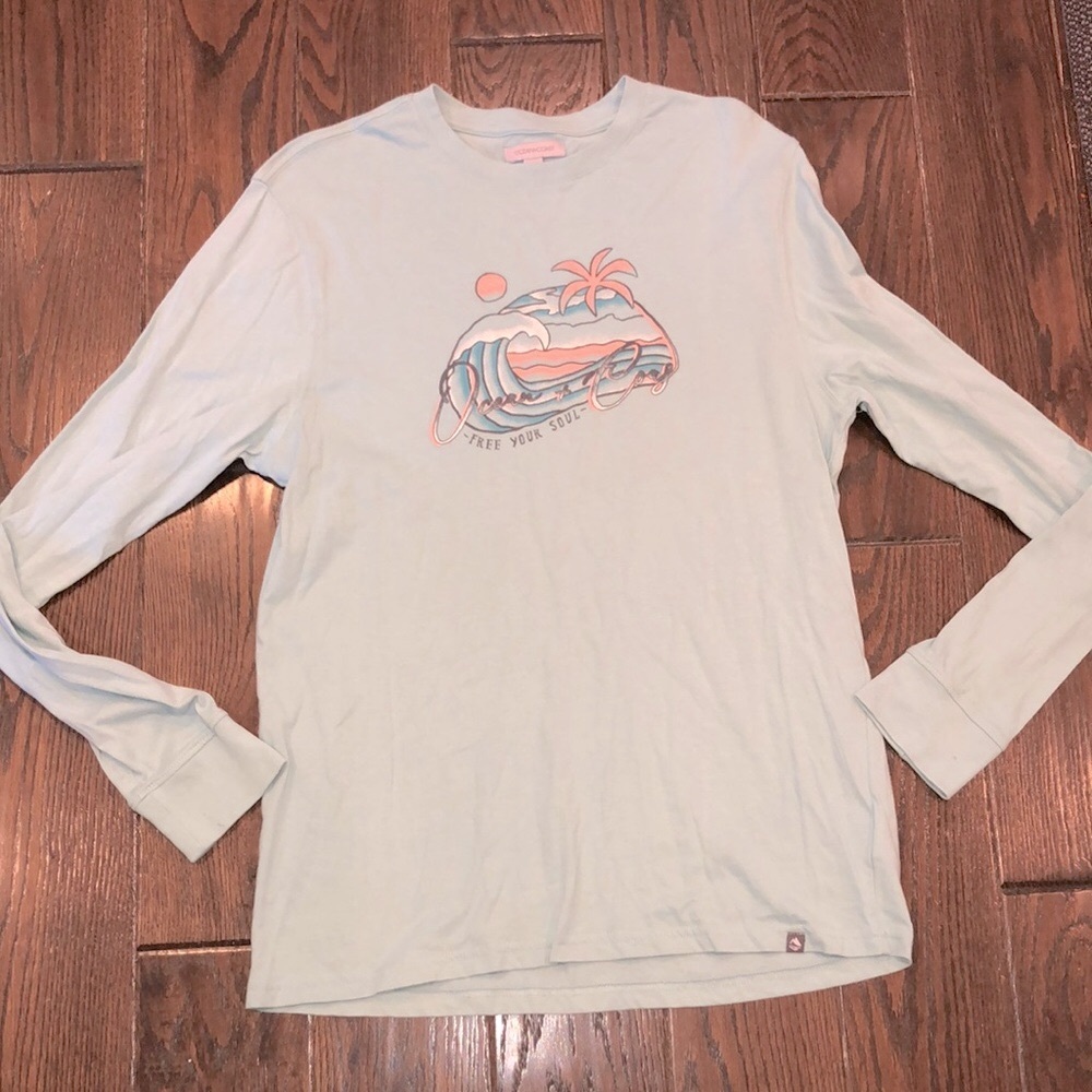 Ocean + Coast light blue longsleeve graphic T-shirt size medium